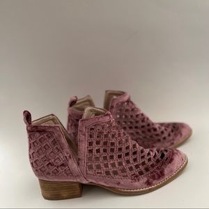 JEFFREY CAMPBELL Pink Velvet Ankle Boots | US 8.5
